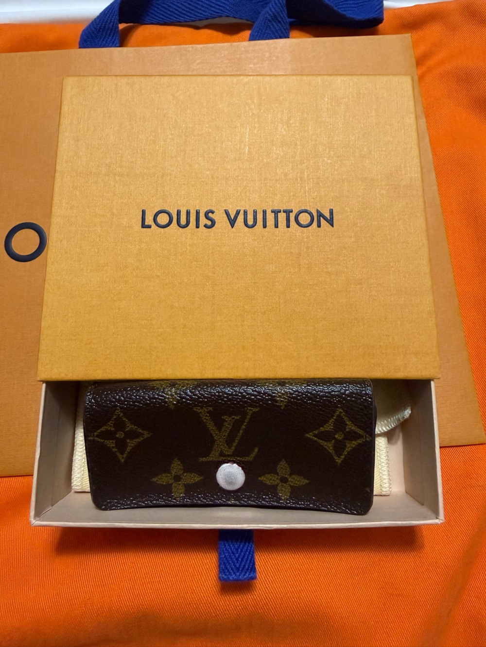 Louis Vuitton Monogram Canvas Key & Card includes box dust and shopping bag